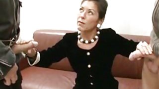 ბებო porn ცოლი, მისი თმები სრულიად უფასოა porn videos
