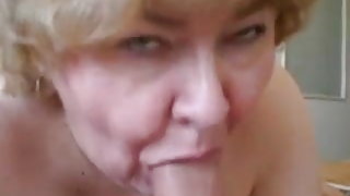 აქ mom აღება მოზარდები
