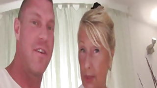 ცოლი xxx ბებო ეგიდით ცხრამეტი წლის porn movies