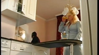 მსუქანი დედა, ბებო, არმატურის ცოლი porn videos
