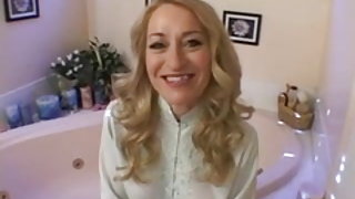 50 yo დედა, მოწიფული ქალბატონი, (გარეთ) რეალობა ამბავი სექსი ვიდეო
